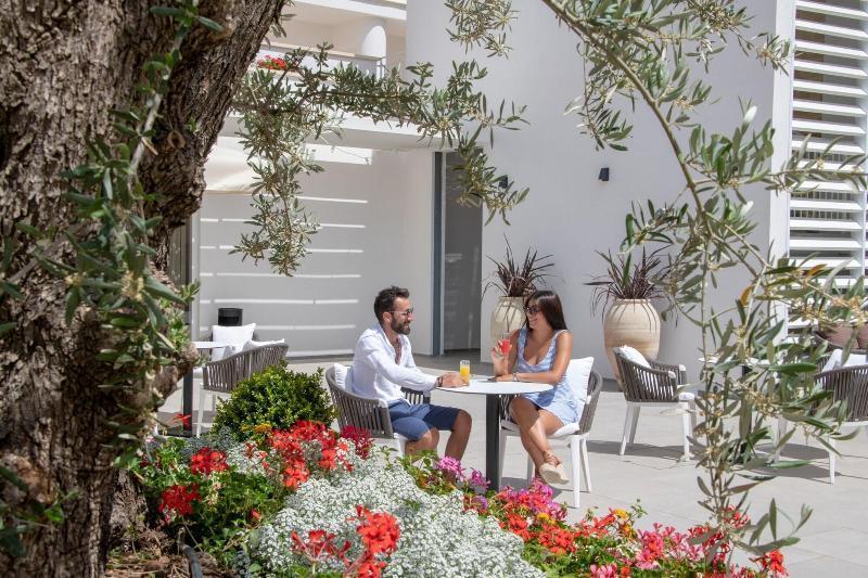 Mangia'S Himera Resort Кампофеличе-ди-Роччелла Экстерьер фото