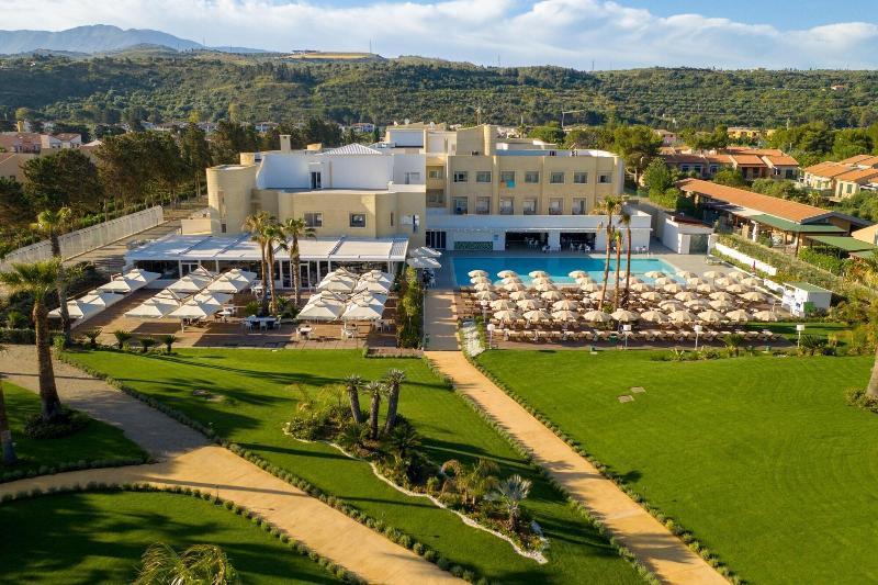Mangia'S Himera Resort Кампофеличе-ди-Роччелла Экстерьер фото