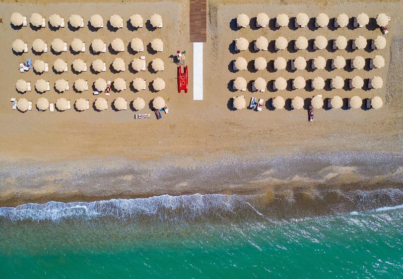 Mangia'S Himera Resort Кампофеличе-ди-Роччелла Экстерьер фото