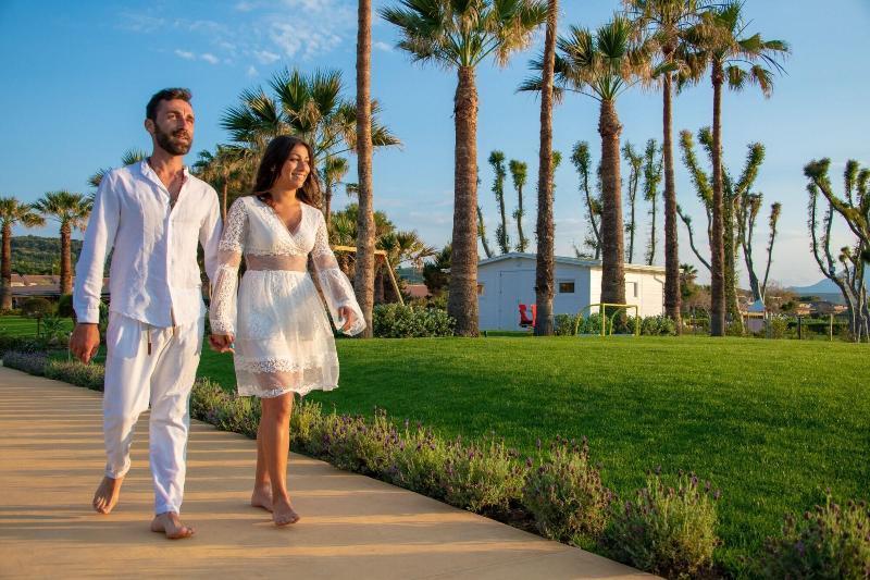 Mangia'S Himera Resort Кампофеличе-ди-Роччелла Экстерьер фото