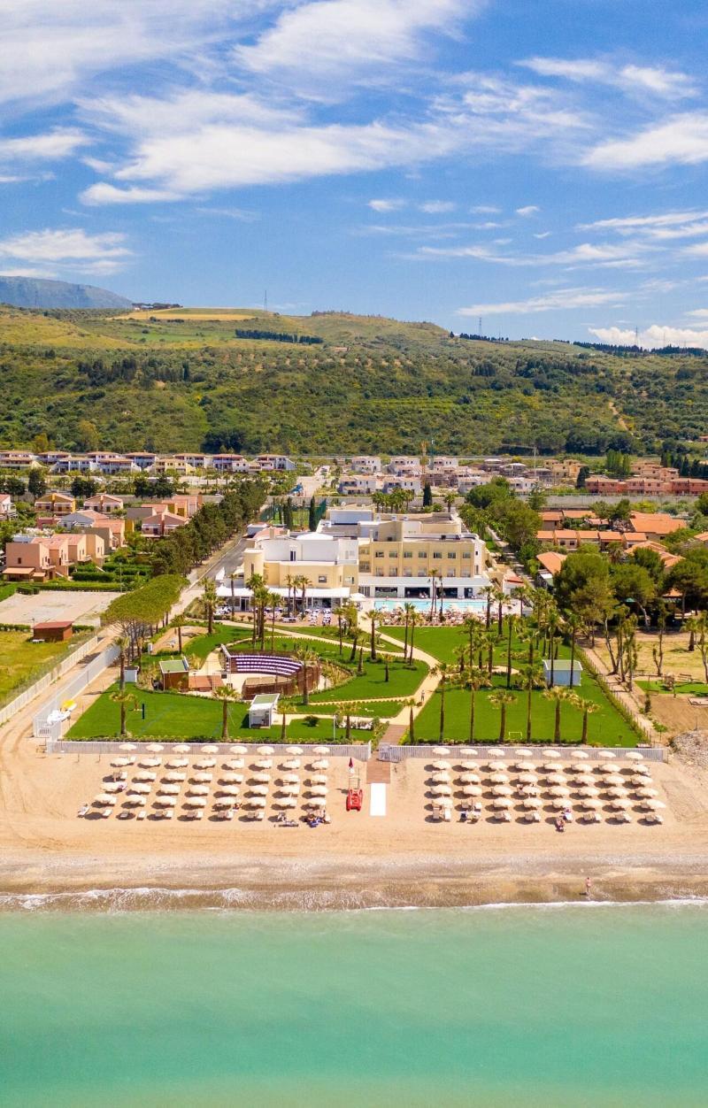 Mangia'S Himera Resort Кампофеличе-ди-Роччелла Экстерьер фото