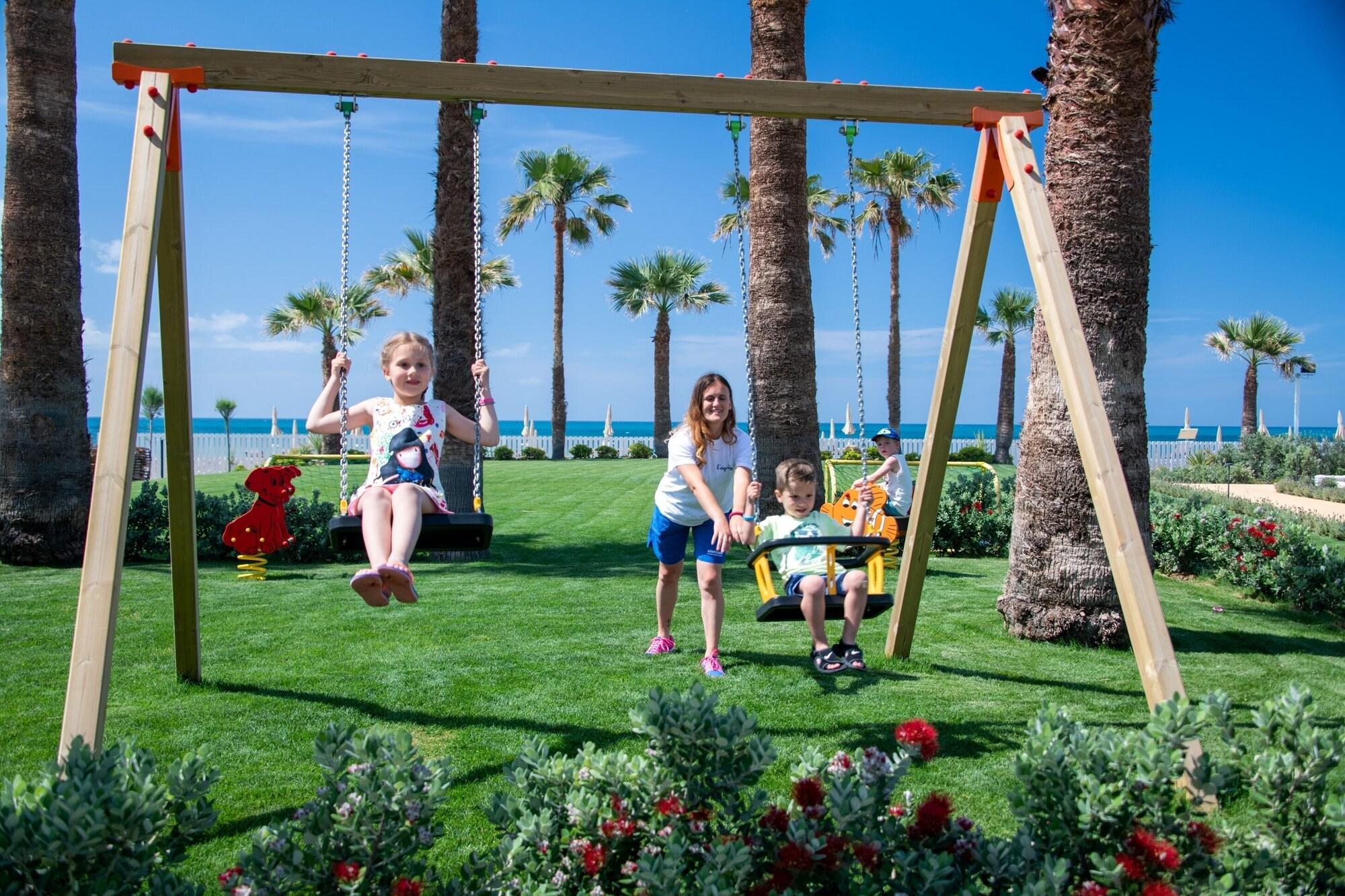 Mangia'S Himera Resort Кампофеличе-ди-Роччелла Экстерьер фото