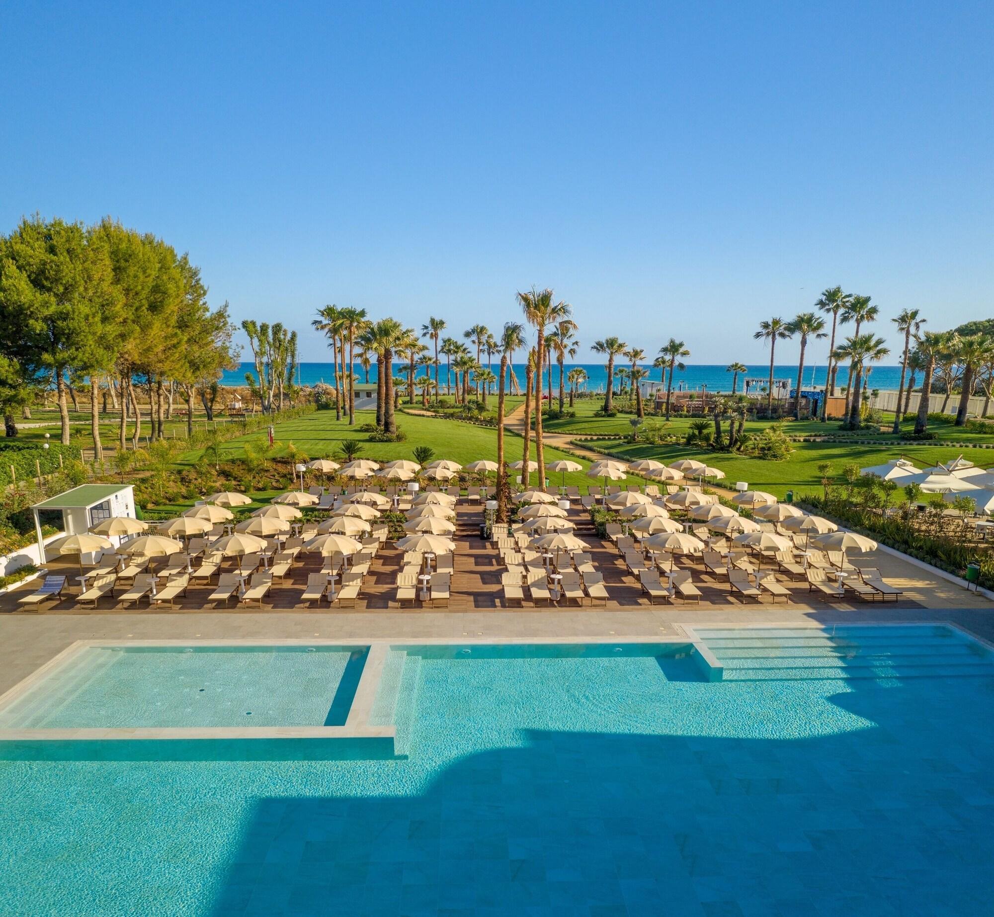 Mangia'S Himera Resort Кампофеличе-ди-Роччелла Экстерьер фото