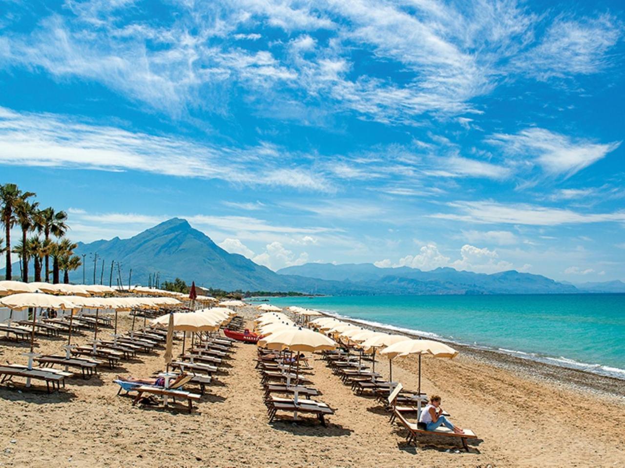 Mangia'S Himera Resort Кампофеличе-ди-Роччелла Экстерьер фото